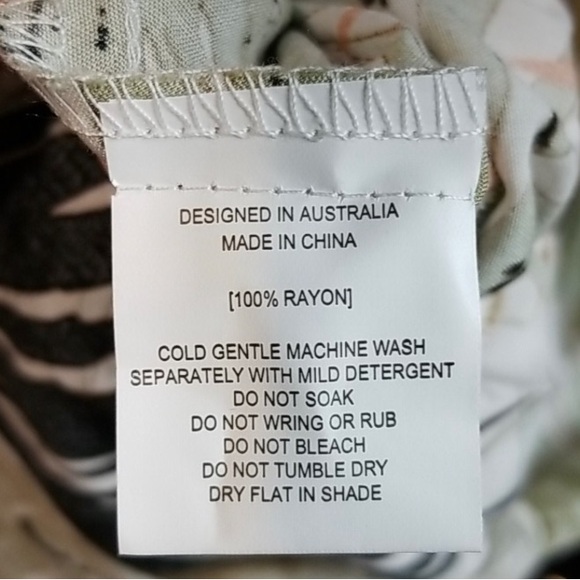 Flowy tropical print dress - Picture 4 of 4